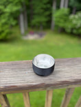Load image into Gallery viewer, Ashtray Packout twist lock compatible humidor accessory