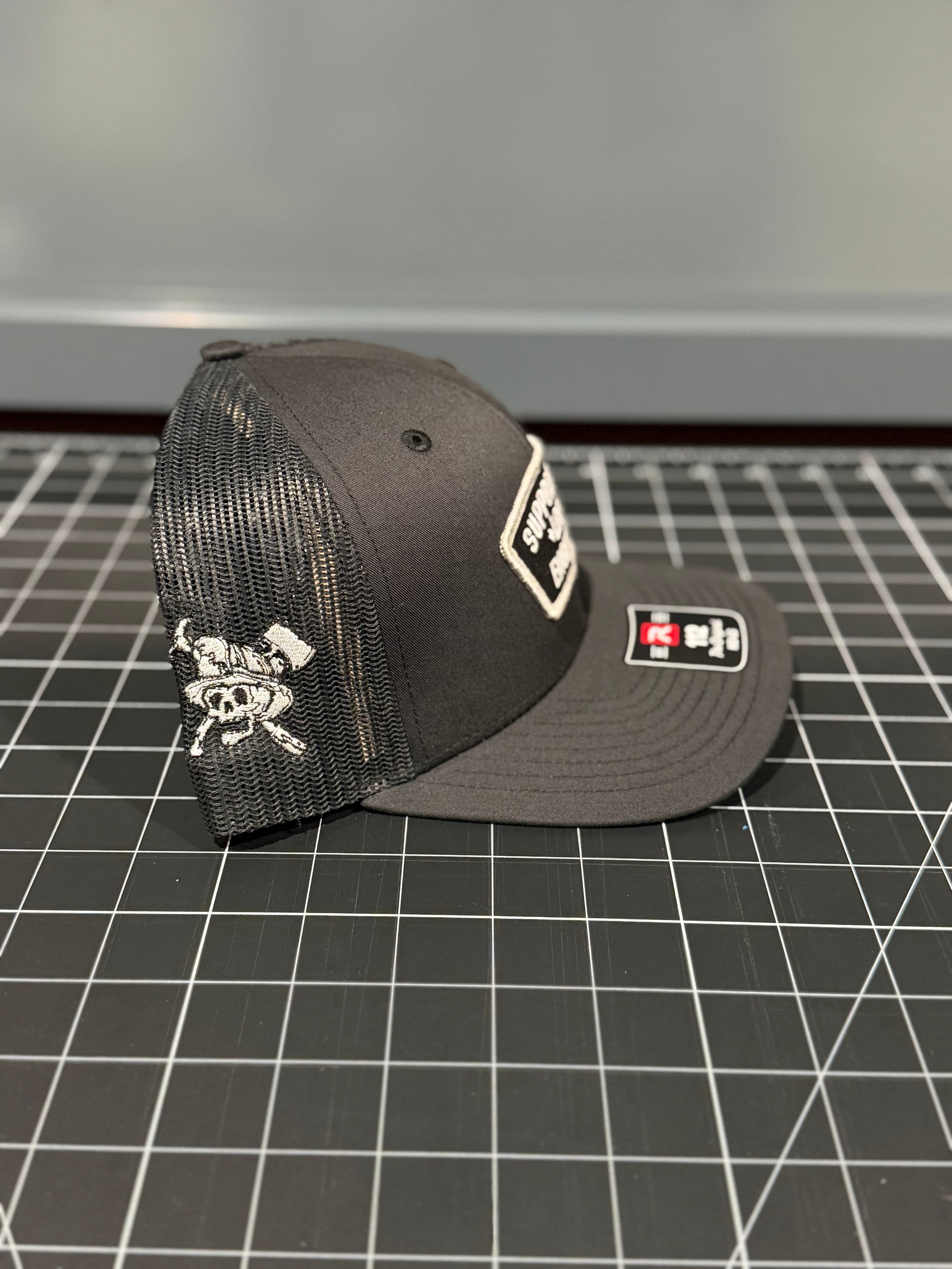 Support Your local Engine Co. Black R112