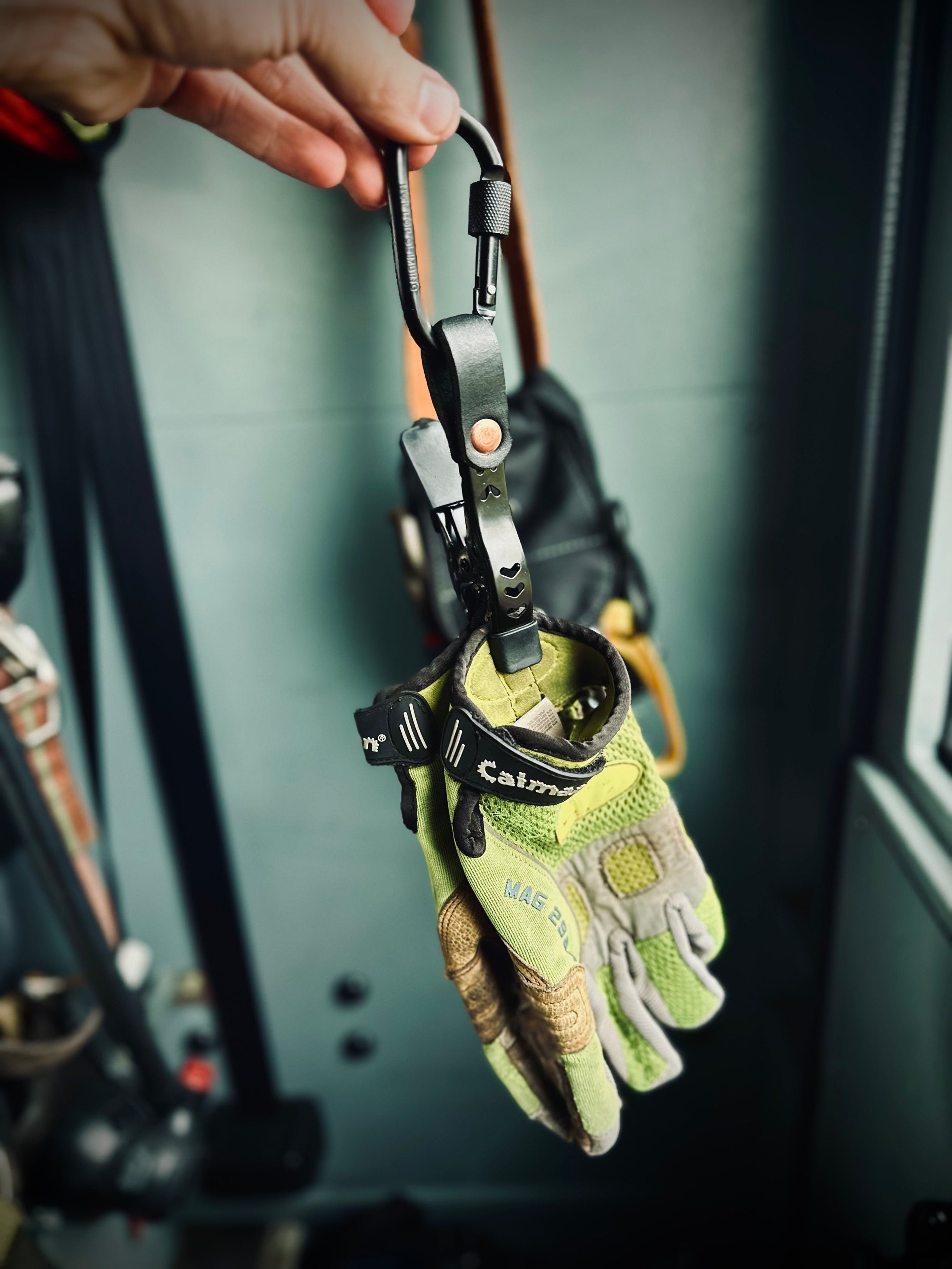 Locking Carabiner Glove Clip - Door Chock - black