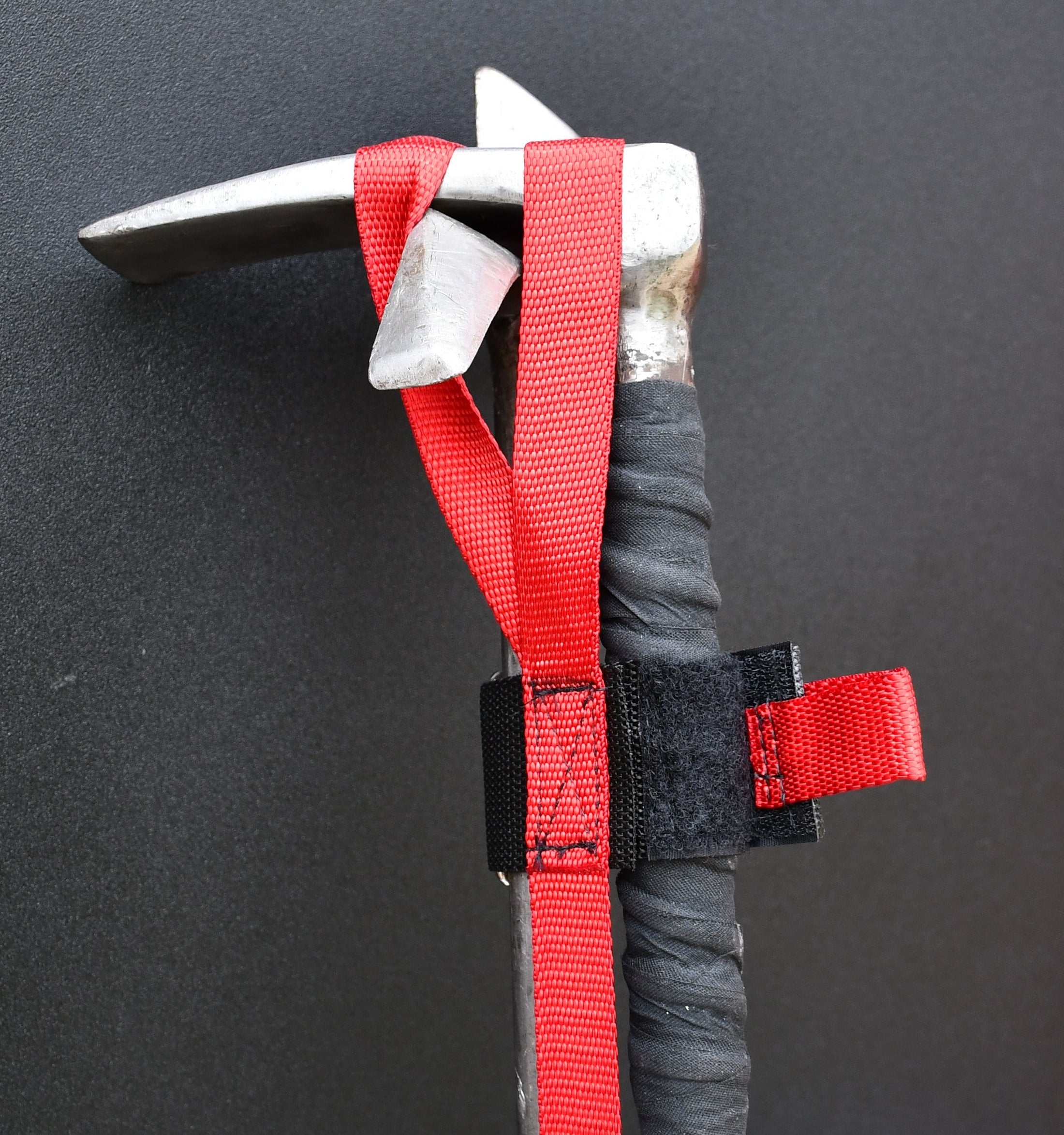 New York Hook/Halligan Bar Marrying Strap (Red) - FFAXS